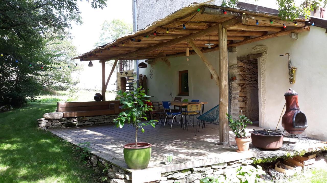 Agreable Gite En Pleine Nature Parmilieu Exterior foto